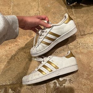 Adidas superstar tennis shoes